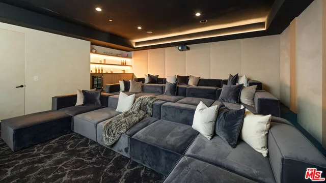 $12,750,000 | 565 Toyopa Drive, Pacific Palisades, CA 90272