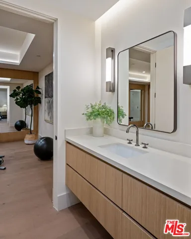 $12,750,000 | 565 Toyopa Drive, Pacific Palisades, CA 90272