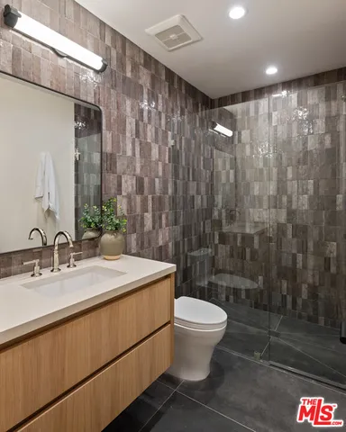 $12,750,000 | 565 Toyopa Drive, Pacific Palisades, CA 90272