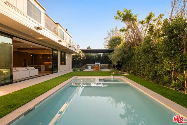 $12,750,000 | 565 Toyopa Drive, Pacific Palisades, CA 90272