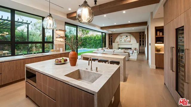 $12,750,000 | 565 Toyopa Drive, Pacific Palisades, CA 90272