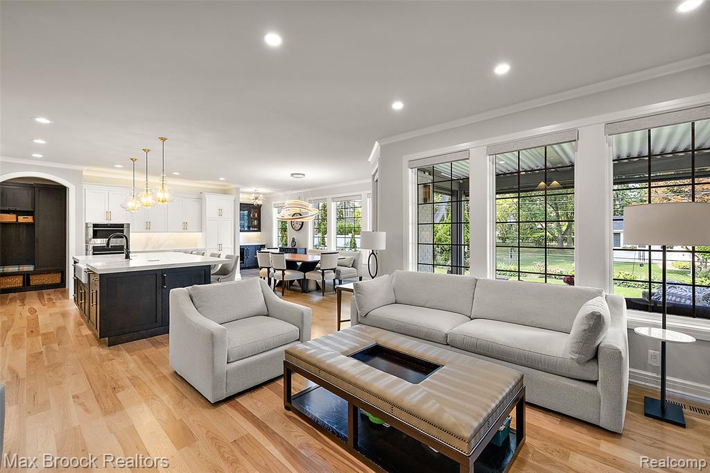 612 7th Street Rochester, MI 48307 - Photo 5 of 36 Gallery Image 5