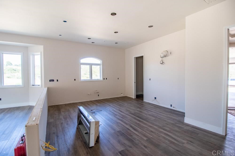 3750 Robinhood Road Vista, CA 92084 - Photo 15 of 61 Gallery Image 15