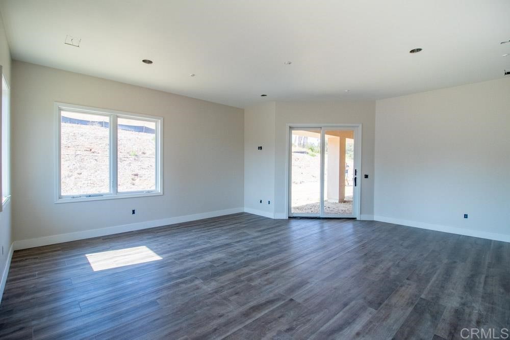 3750 Robinhood Road Vista, CA 92084 - Photo 18 of 61 Gallery Image 18