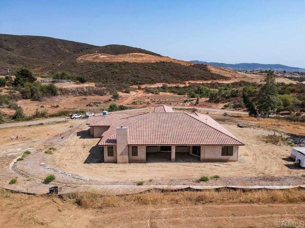 3750 Robinhood Road Vista, CA 92084 - Photo 3 of 61 Gallery Image 3