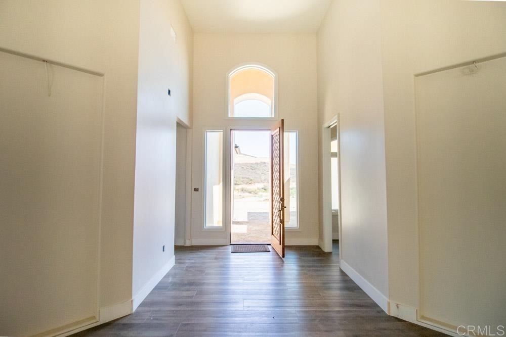 3750 Robinhood Road Vista, CA 92084 - Photo 5 of 61 Gallery Image 5
