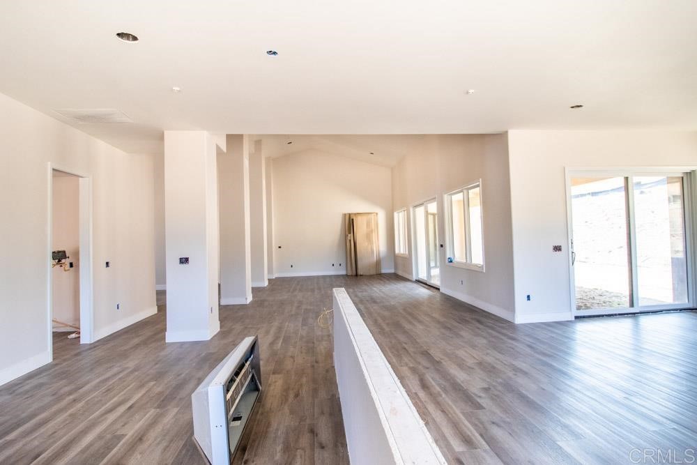 3750 Robinhood Road Vista, CA 92084 - Photo 10 of 61 Gallery Image 10