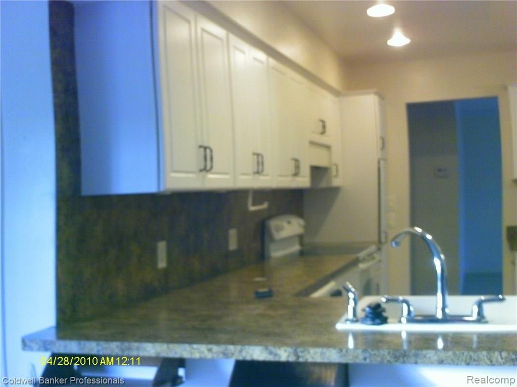 32439 Hayes Road Warren, MI 48088 - Photo 5 of 25 Gallery Image 5