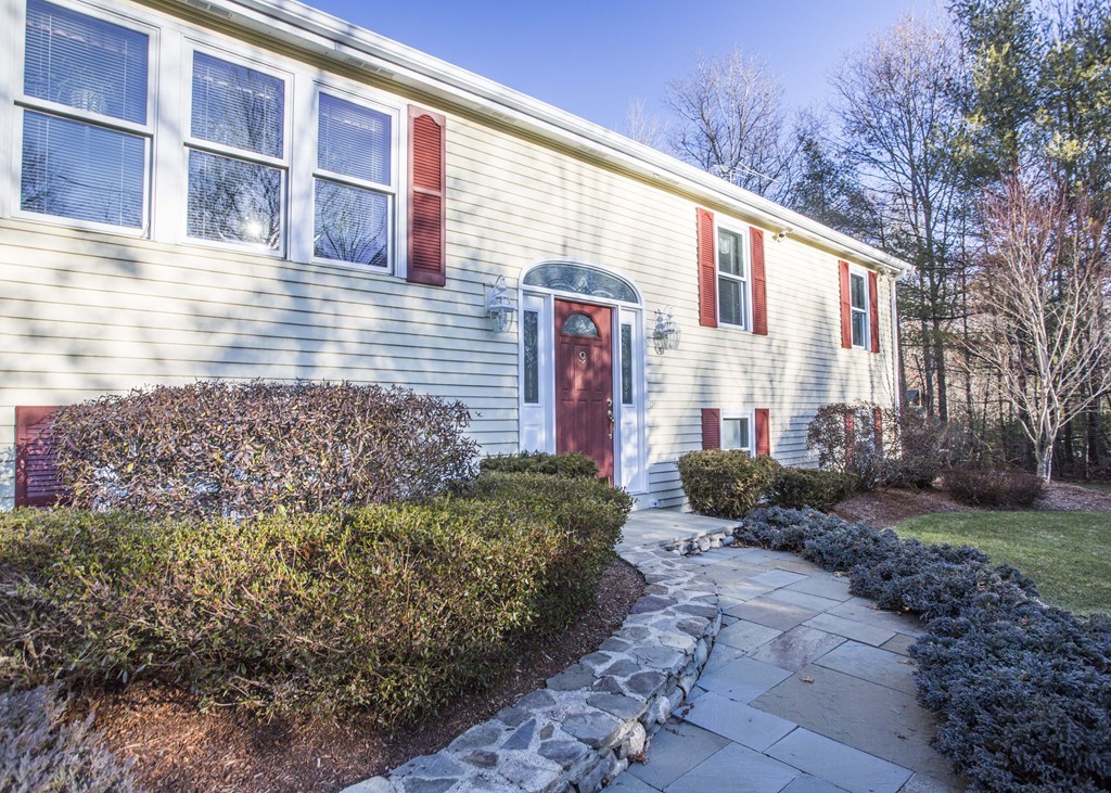 9 Howland Road Lakeville, MA 02347 - Photo 3 of 30 Gallery Image 3