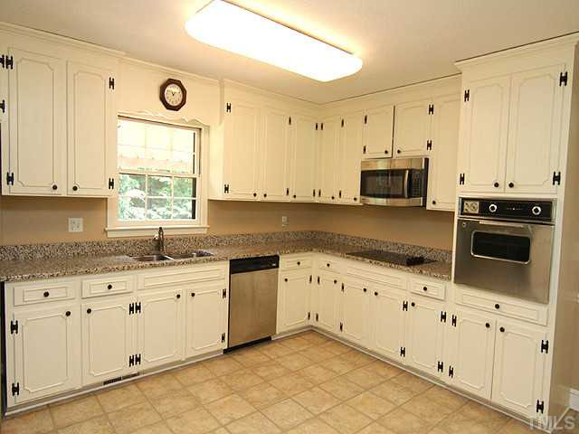 423 Oakridge Road Cary, NC 27511 - Photo 6 of 25 Kitchen