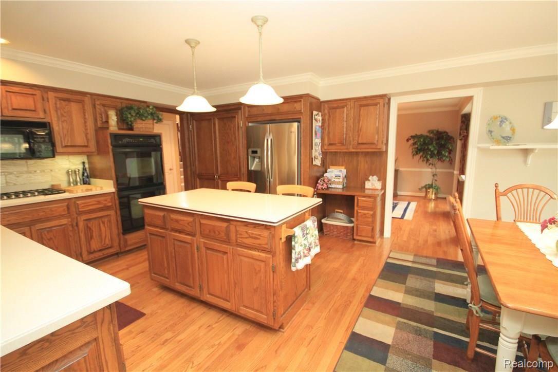 1266 Pebble Pointe Drive Rochester, MI 48307 - Photo 34 of 52 1266 095.JPG