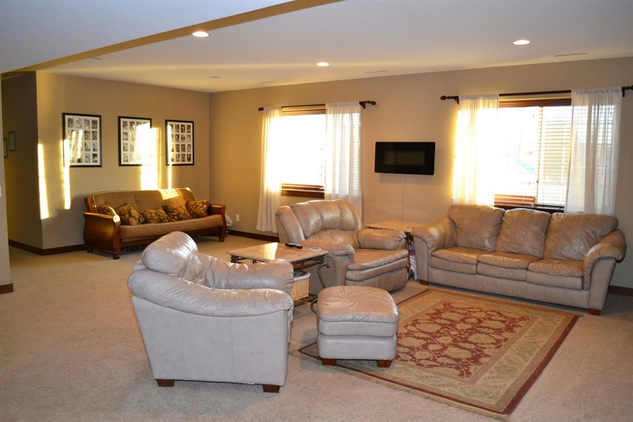 2500 Newcastle Road Marion, IA 52302 - Photo 19 of 23 Gallery Image 19