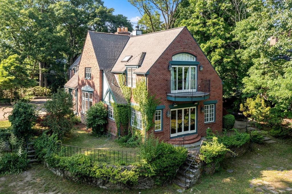 60 Wachusett Road Newton, MA 02467 - Photo 3 of 42