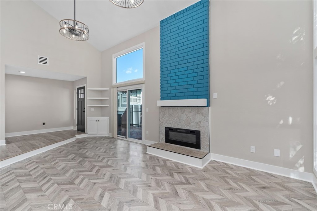 4482 Shorebird Street Huntington Beach, CA 92649 - Photo 15 of 55 Exremely Large Open Living