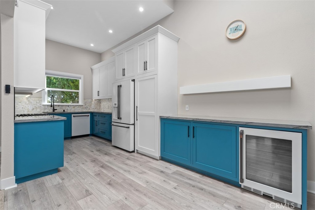 4482 Shorebird Street Huntington Beach, CA 92649 - Photo 19 of 55 Custom Updated Kitchen