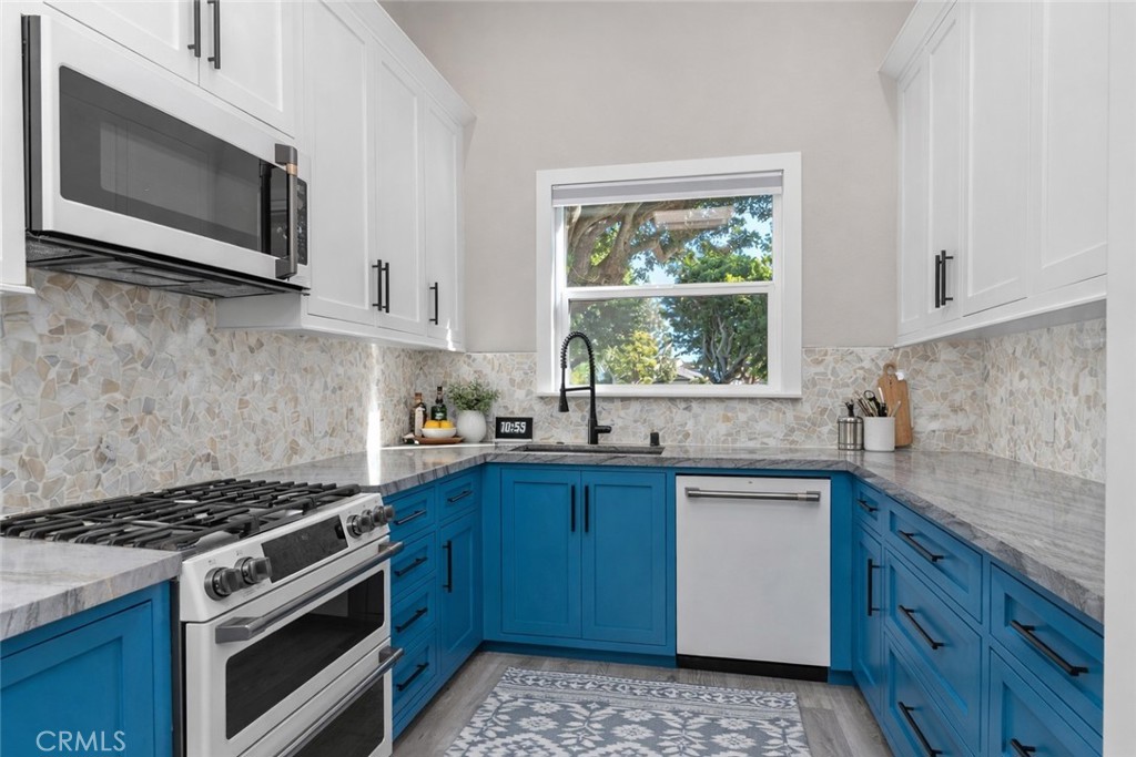 4482 Shorebird Street Huntington Beach, CA 92649 - Photo 24 of 55 VIRTUALLY STAGED