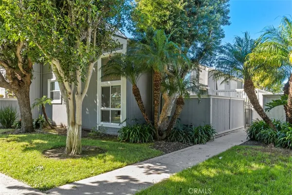 $1,099,000 | 4482 Shorebird Street, Huntington Beach, CA 92649