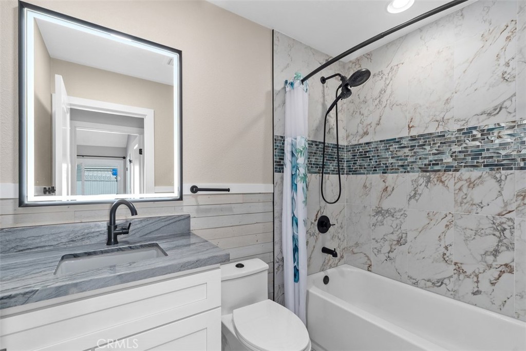 4482 Shorebird Street Huntington Beach, CA 92649 - Photo 42 of 55 Secondary Bathroom