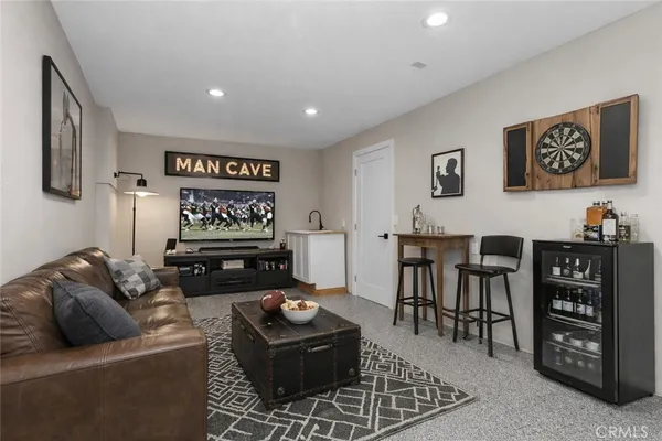 $1,099,000 | 4482 Shorebird Street, Huntington Beach, CA 92649