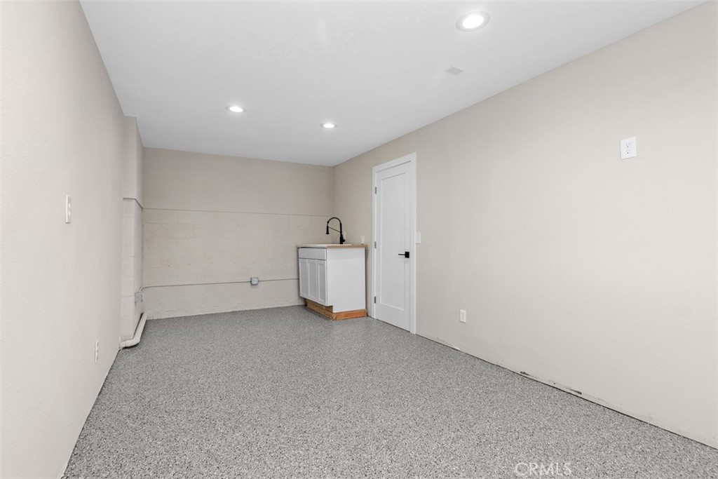 4482 Shorebird Street Huntington Beach, CA 92649 - Photo 51 of 56 Flex space not accounted in the square footage