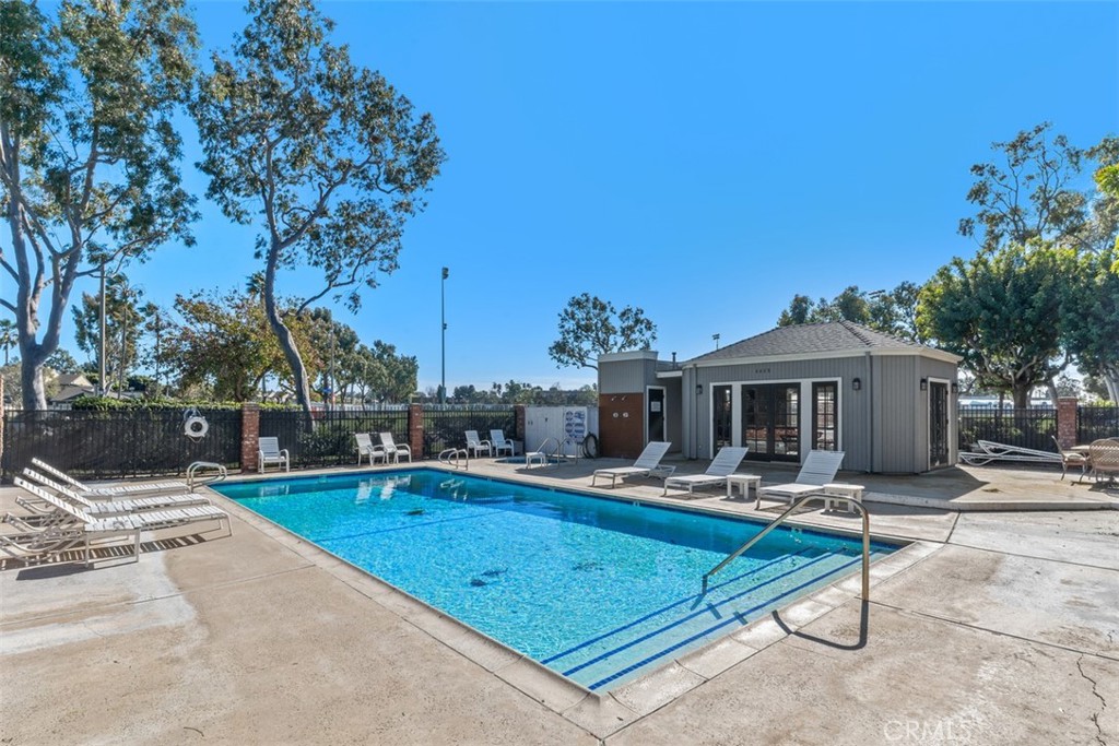 4482 Shorebird Street Huntington Beach, CA 92649 - Photo 52 of 56 Community Pool