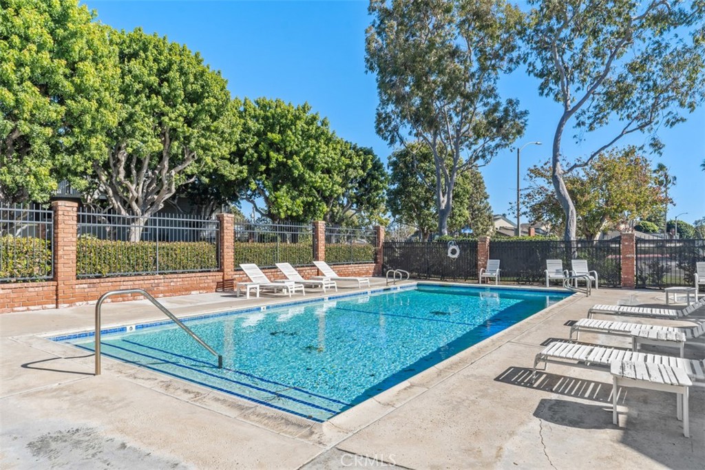 4482 Shorebird Street Huntington Beach, CA 92649 - Photo 52 of 55 Community Pool