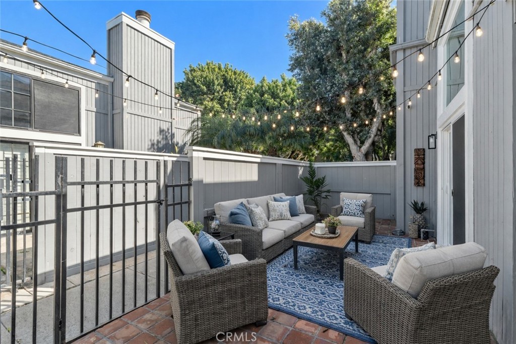 4482 Shorebird Street Huntington Beach, CA 92649 - Photo 7 of 56 VIRTUALLY STAGED