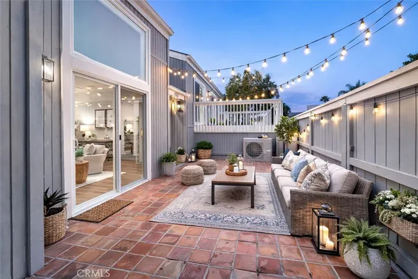 $1,099,000 | 4482 Shorebird Street, Huntington Beach, CA 92649