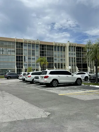 $1,750 | 801 Three Islands Boulevard, Unit 306, Hallandale, FL 33009