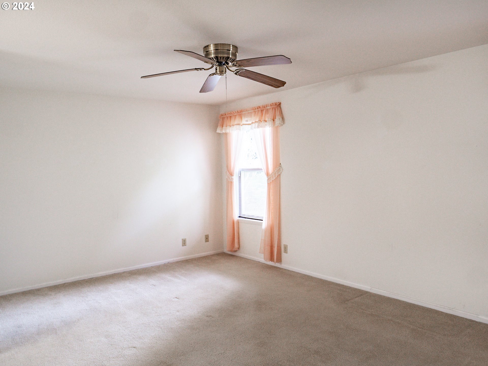 3949 Spruce Street Florence, OR 97439 - Photo 21 of 38 Gallery Image 21