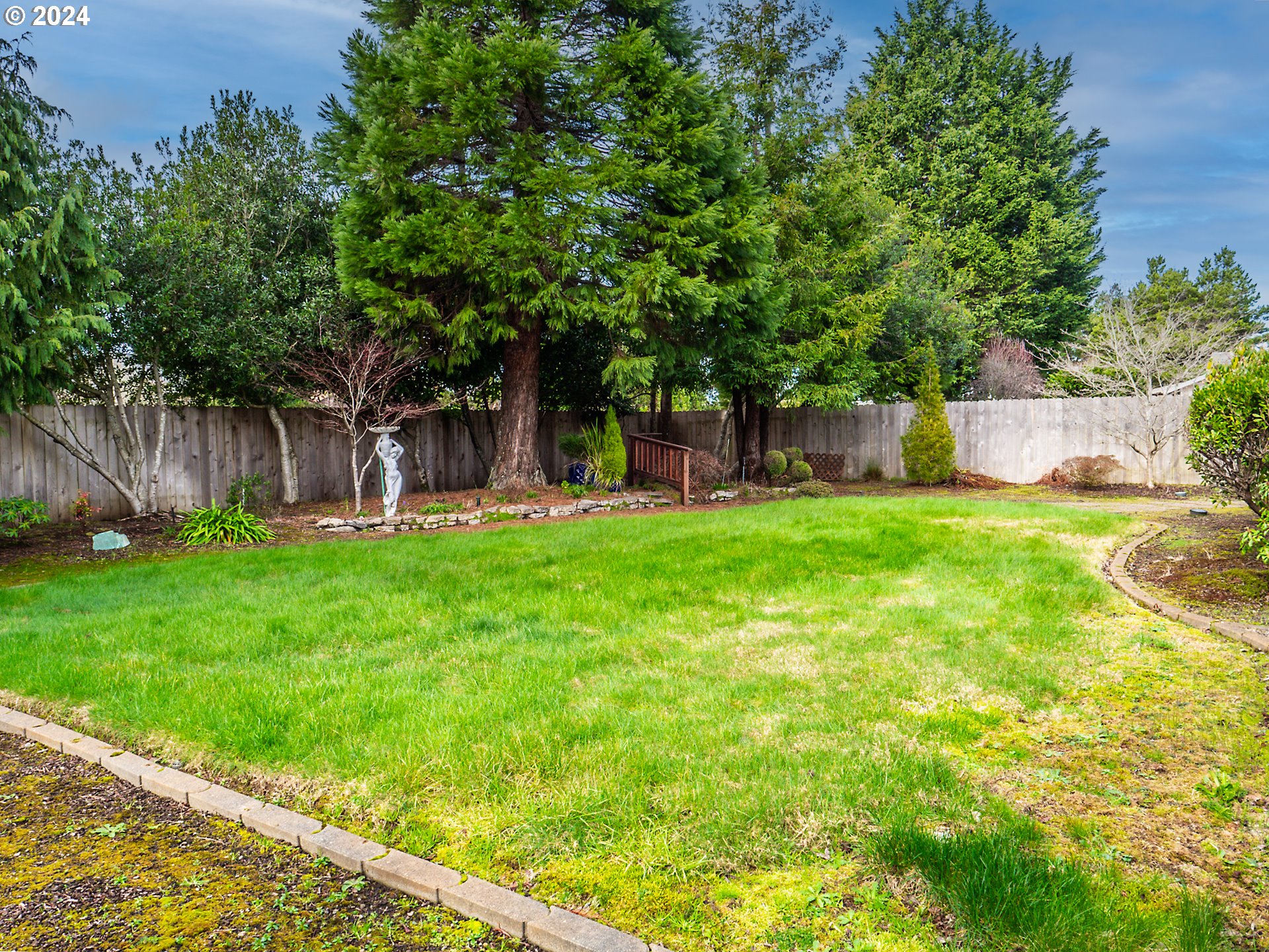 3949 Spruce Street Florence, OR 97439 - Photo 35 of 38 Gallery Image 35