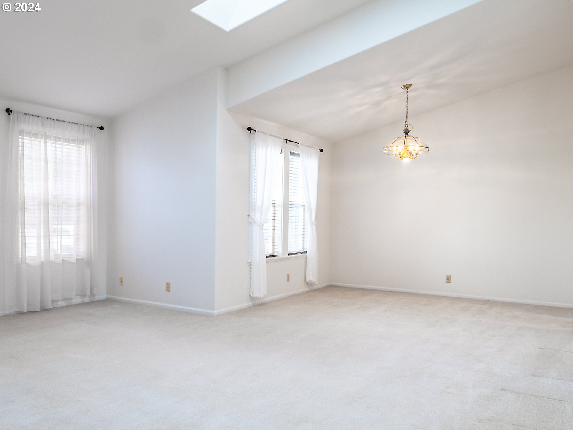 3949 Spruce Street Florence, OR 97439 - Photo 6 of 38 Gallery Image 6