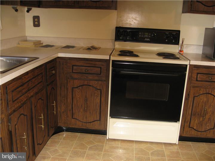 54 Heather Road Newark, DE 19702 - Photo 2 of 12 Kitchen