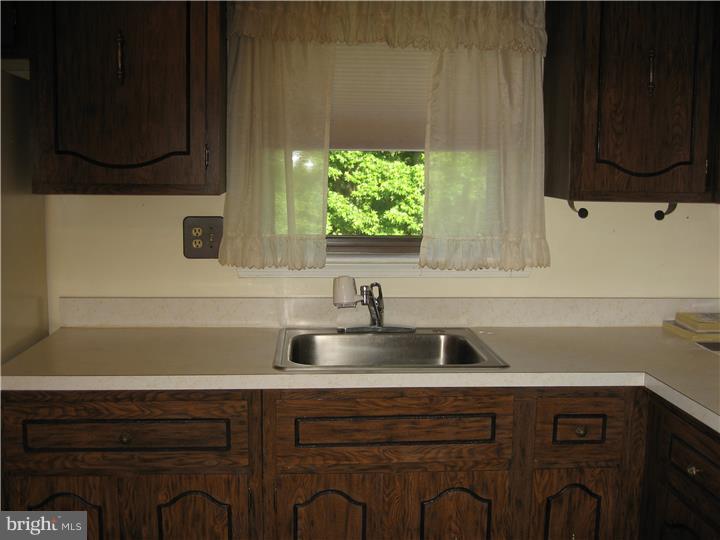 54 Heather Road Newark, DE 19702 - Photo 3 of 12 Kitchen