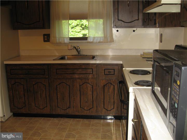 54 Heather Road Newark, DE 19702 - Photo 4 of 12 Kitchen