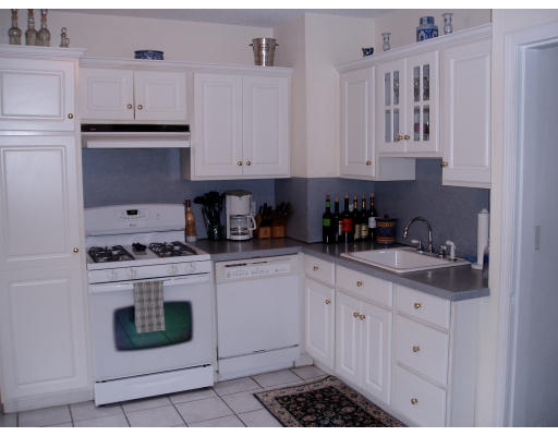 77 California Avenue Springfield, MA 01118 - Photo 6 of 12 Gallery Image 6