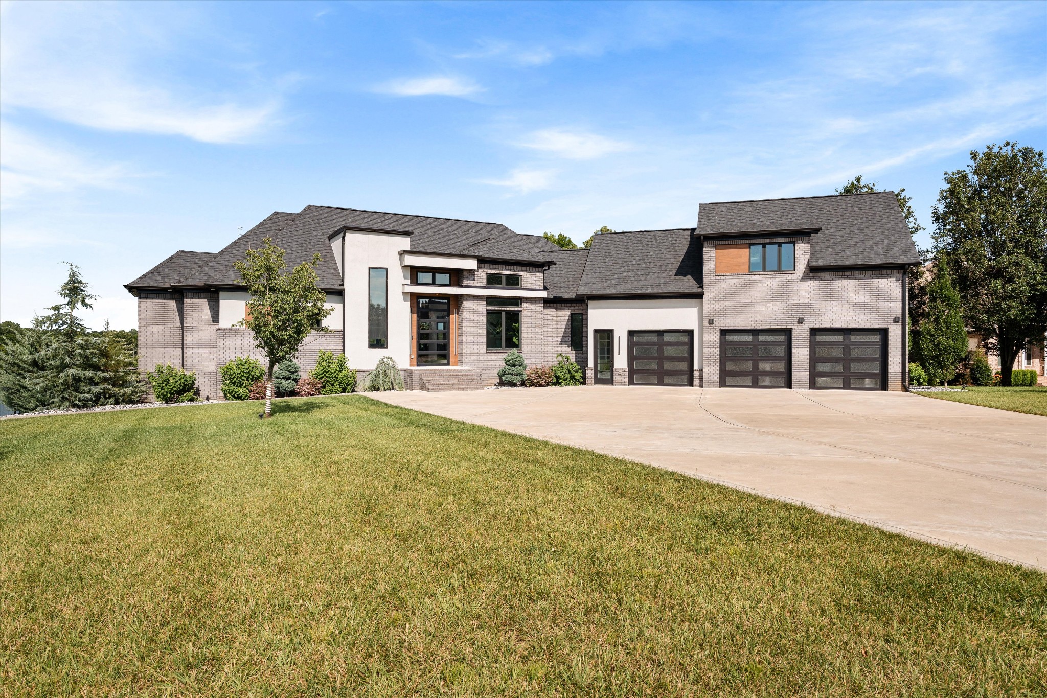 556 Bay Point Drive Gallatin, TN 37066 - Photo 4 of 97