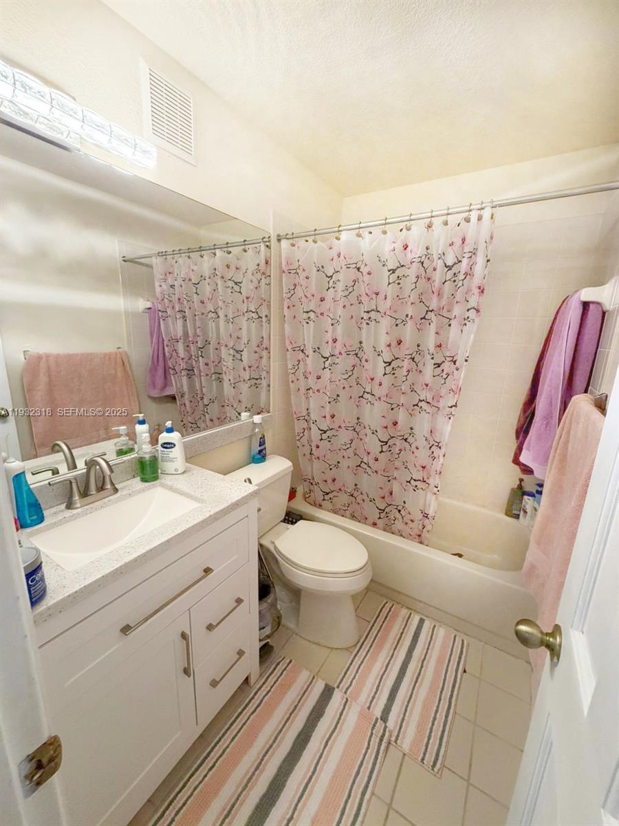 10877 Northwest 8th Street Pembroke Pines, FL 33026 - Photo 19 of 41