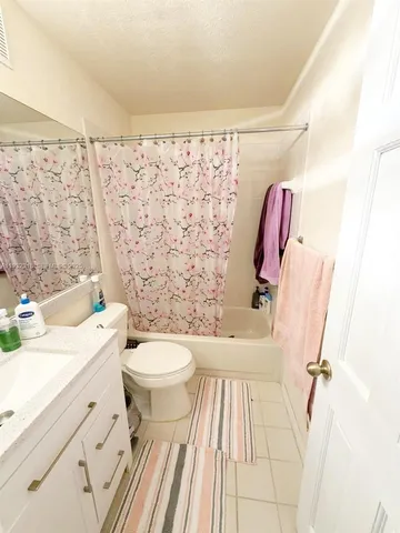 $449,950 | 10877 Northwest 8th Street, Pembroke Pines, FL 33026