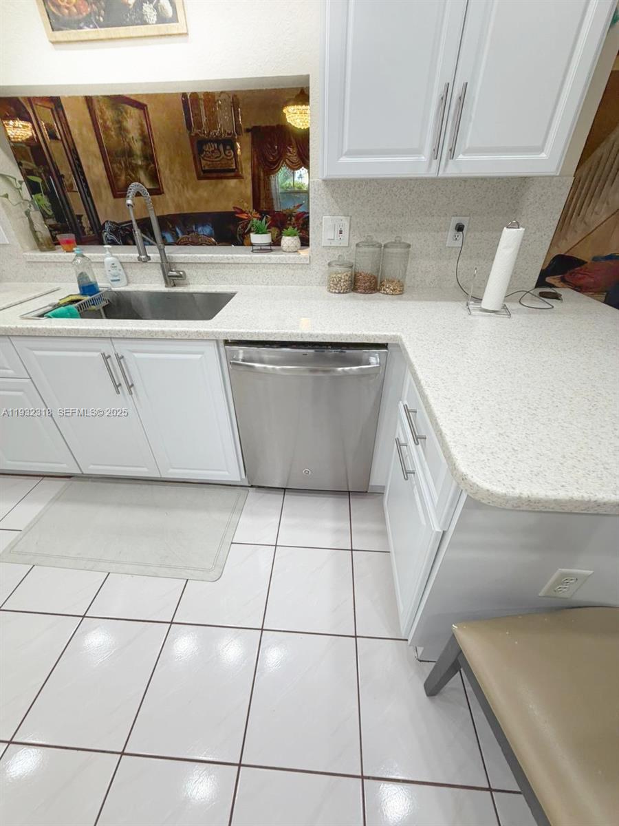 10877 Northwest 8th Street Pembroke Pines, FL 33026 - Photo 34 of 41