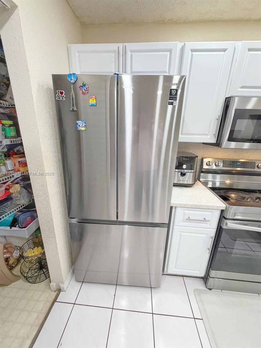 10877 Northwest 8th Street Pembroke Pines, FL 33026 - Photo 37 of 41