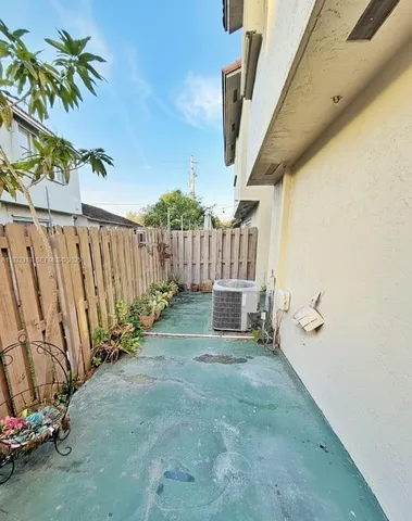 $449,950 | 10877 Northwest 8th Street, Pembroke Pines, FL 33026