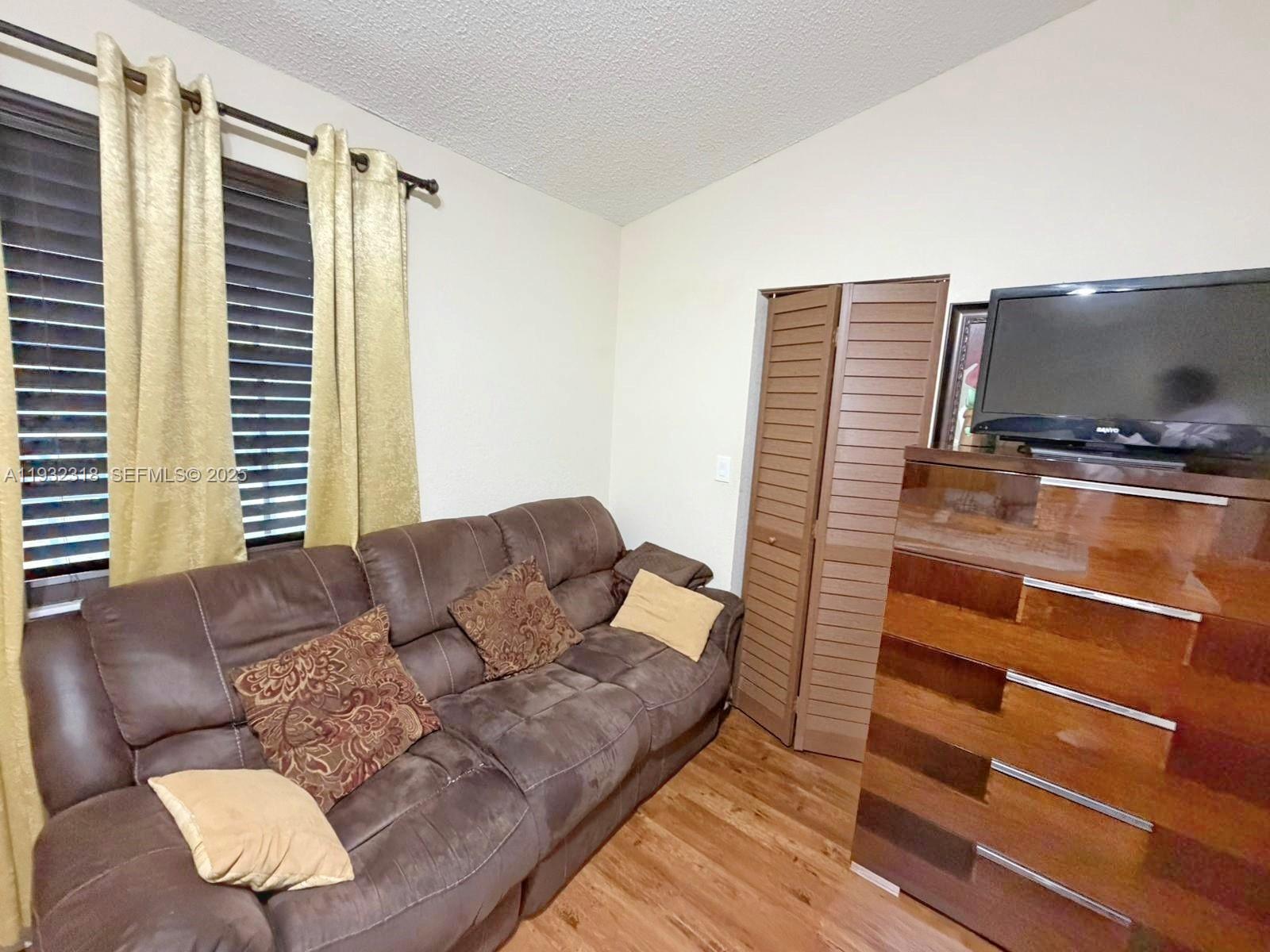 10877 Northwest 8th Street Pembroke Pines, FL 33026 - Photo 6 of 41