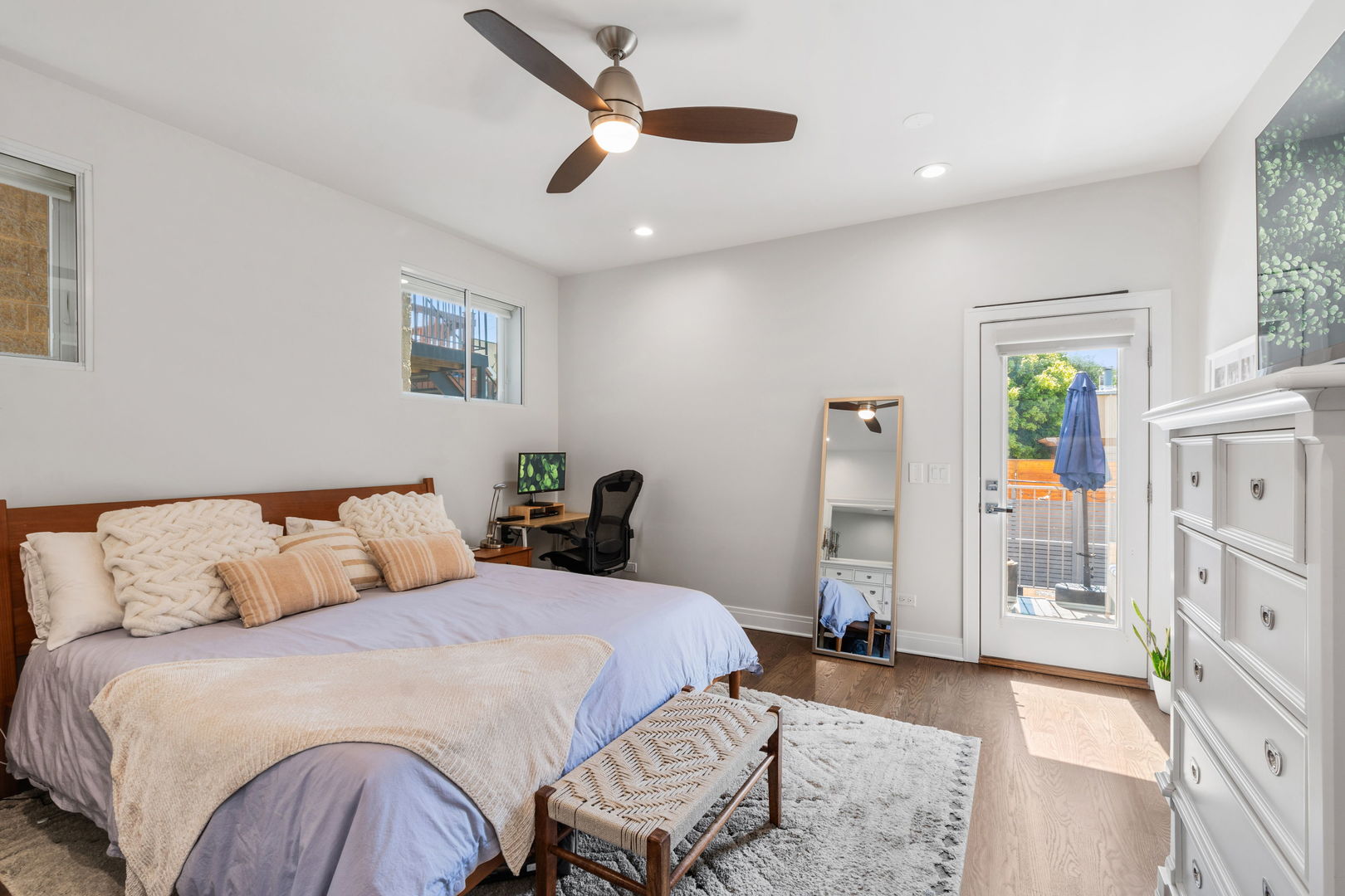 933 West George Street, Unit 2 Chicago, IL 60657 - Photo 11 of 16