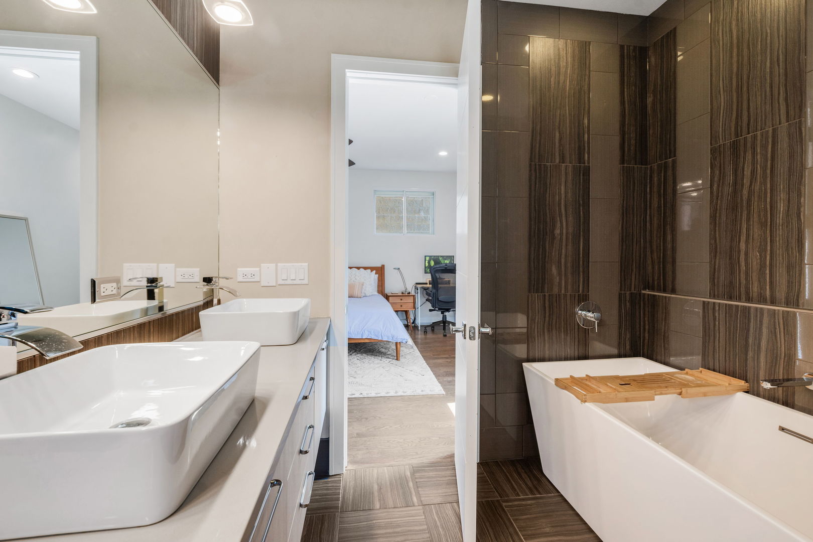 933 West George Street, Unit 2 Chicago, IL 60657 - Photo 14 of 16