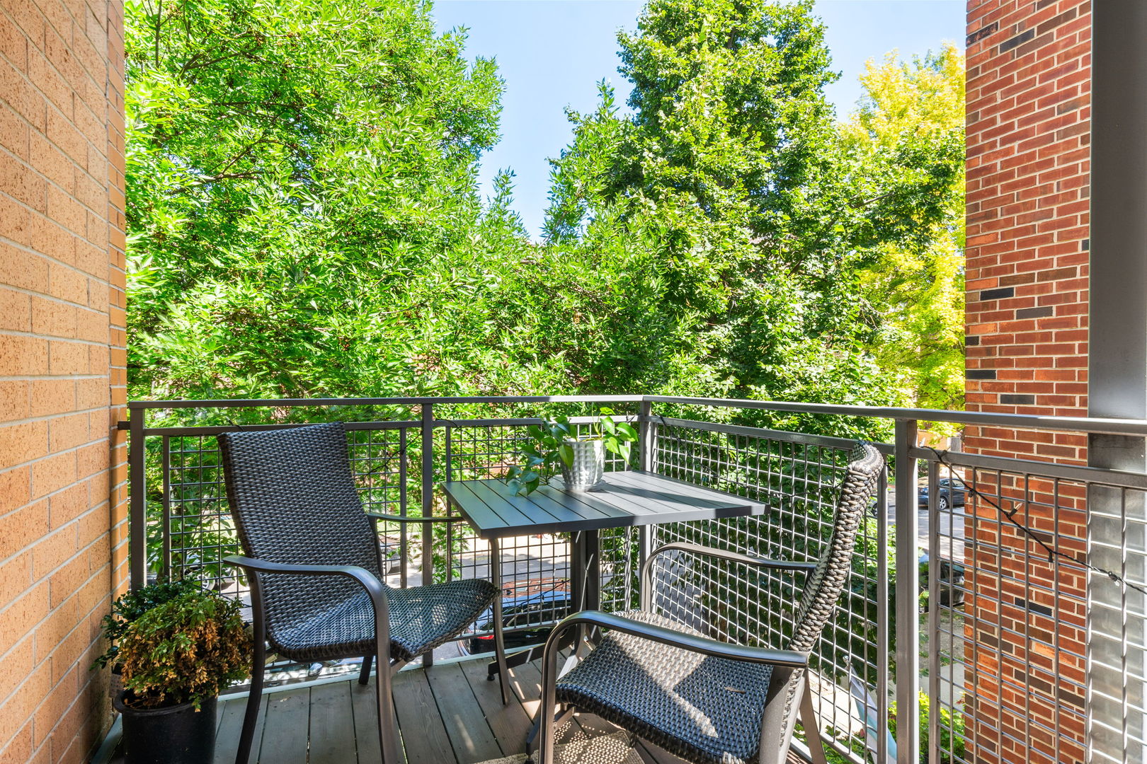 933 West George Street, Unit 2 Chicago, IL 60657 - Photo 15 of 16