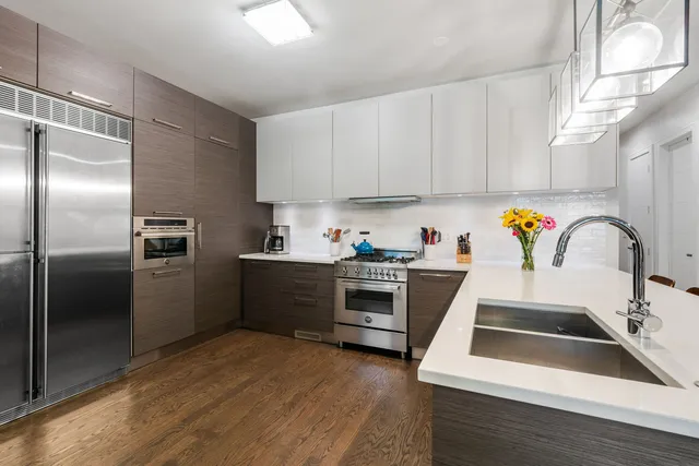 $825,000 | 933 West George Street, Unit 2, Chicago, IL 60657