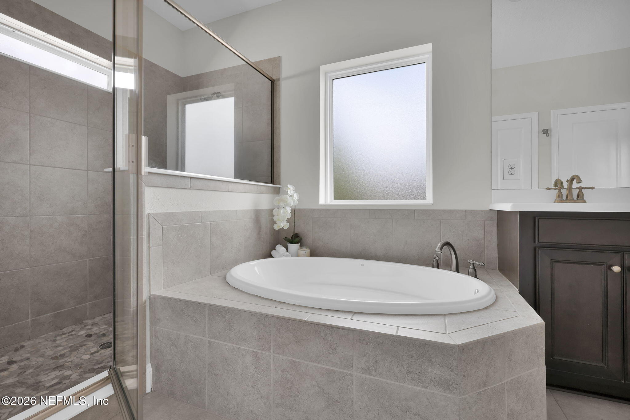 37 Rinaldo Way Ponte Vedra, FL 32081 - Photo 34 of 89 Soaking tub