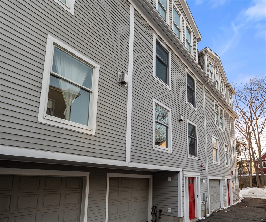 334 Beacon Street, Unit B Somerville, MA 02143 - Photo 23 of 23 a front view of a house