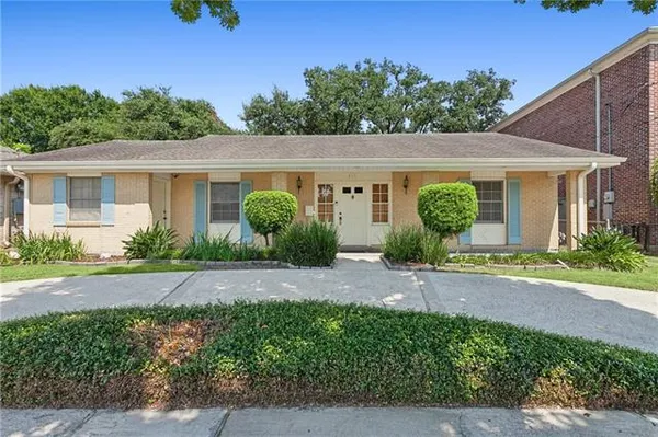 $2,000 | 517 Beverly Garden Drive, Metairie, LA 70001
